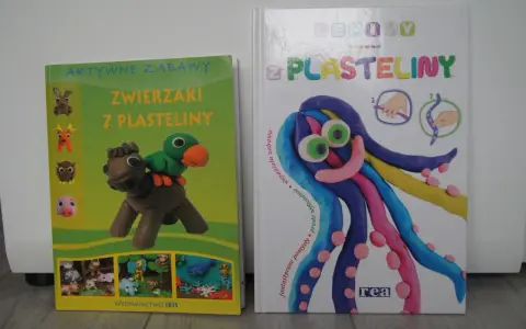 Dwie książki o tworzeniu zwierzątek i innych rzeczy z plasteliny. Jedna z nich przedstawia konika z ptaszkiem, druga zaś kolorową ośmiornicę.